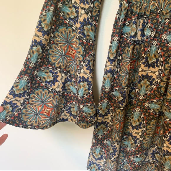 Boho hippie long sleeve mini dress. Lovely multi earth tone color print. - Picture 4 of 7